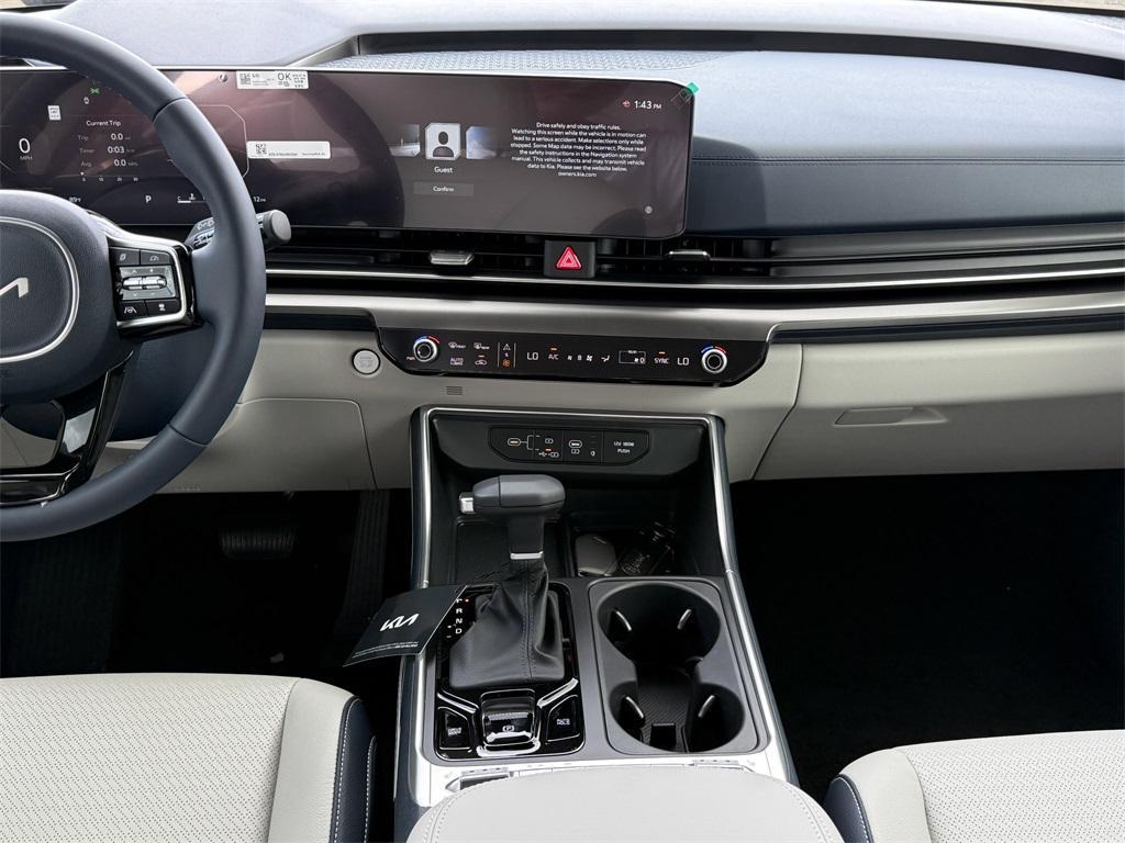 new 2026 Kia Carnival car, priced at $52,285