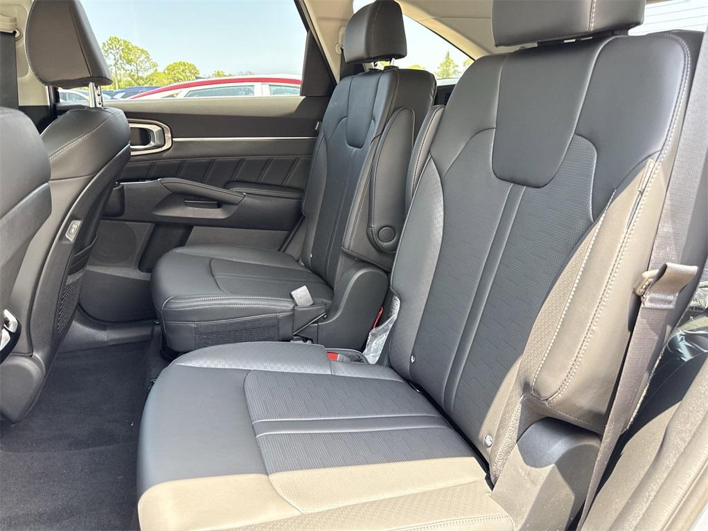 new 2025 Kia Sorento car, priced at $40,830