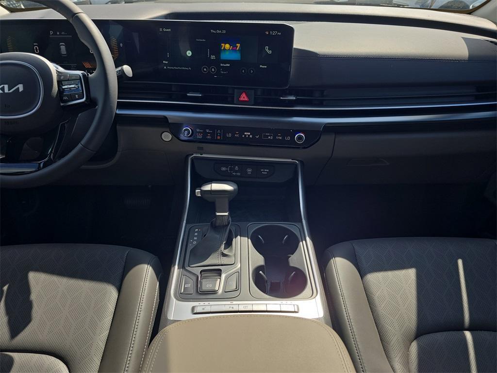 new 2026 Kia Carnival car, priced at $37,892