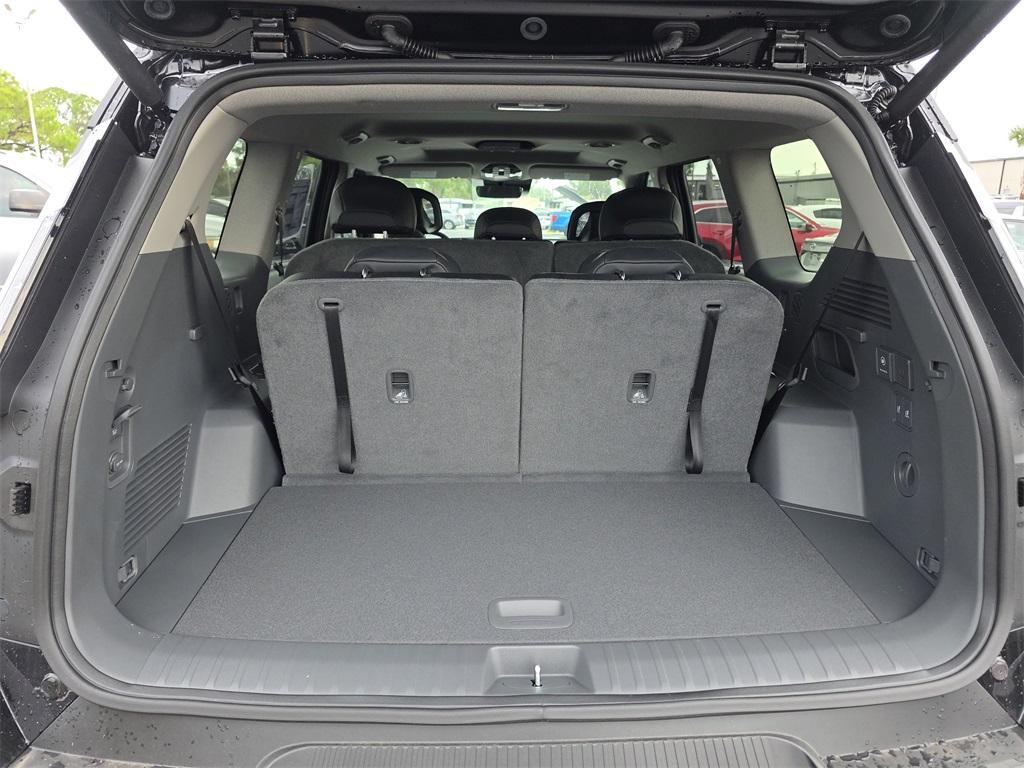new 2026 Kia EV9 car, priced at $48,812