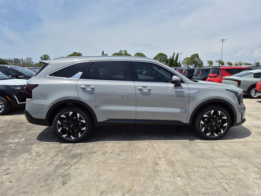 new 2025 Kia Sorento car, priced at $37,725