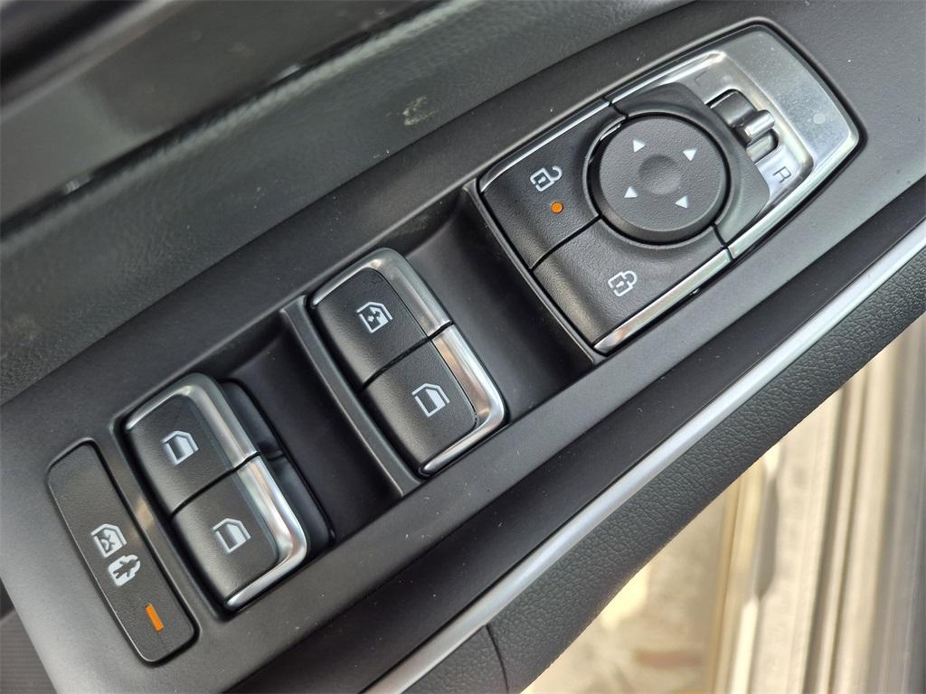 new 2025 Kia Sorento car, priced at $37,725