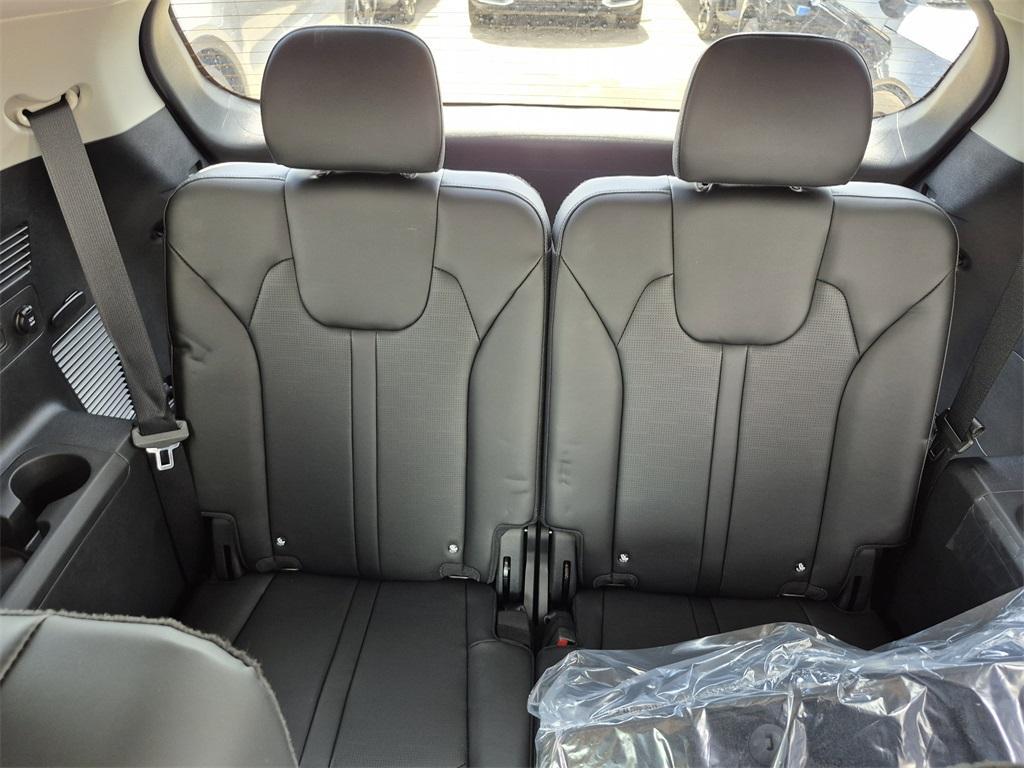 new 2025 Kia Sorento car, priced at $37,725