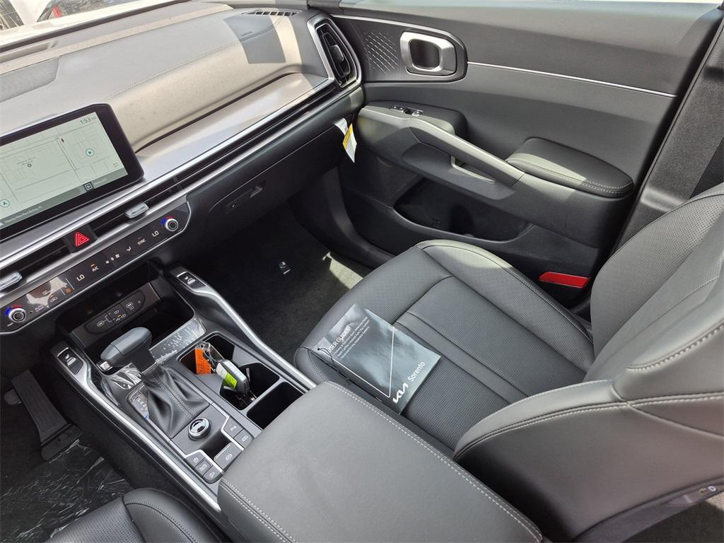 new 2025 Kia Sorento car, priced at $37,725