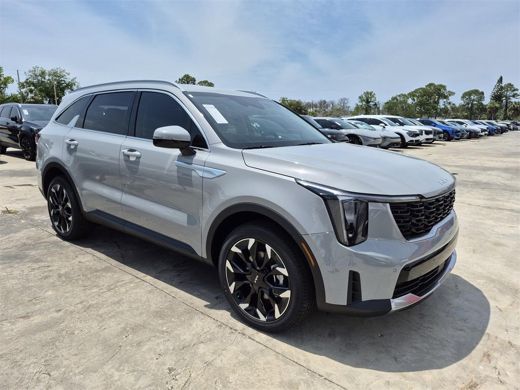new 2025 Kia Sorento car, priced at $37,725