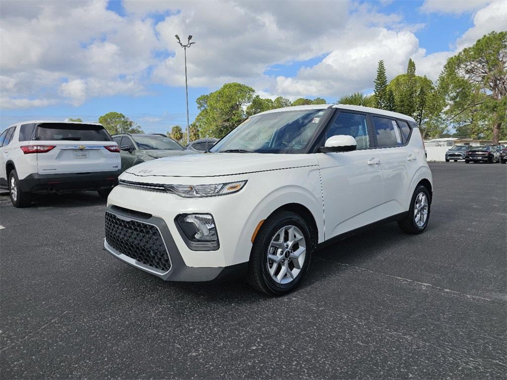 used 2022 Kia Soul car, priced at $16,991