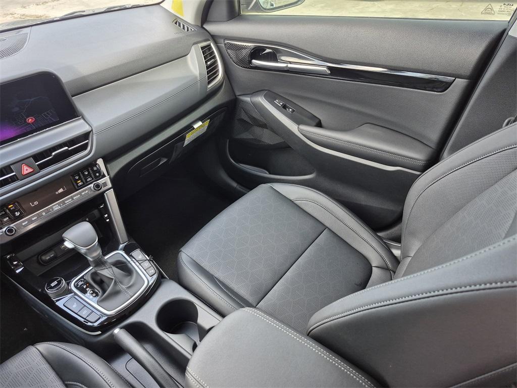 new 2025 Kia Seltos car, priced at $27,325