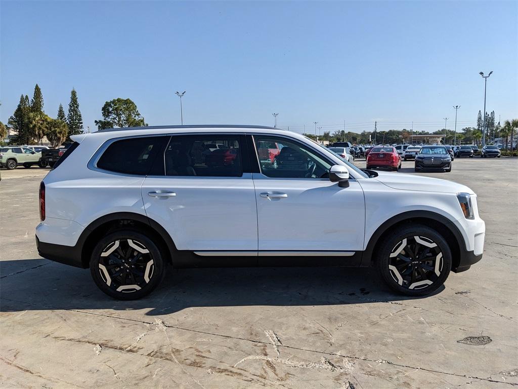 used 2024 Kia Telluride car, priced at $28,312