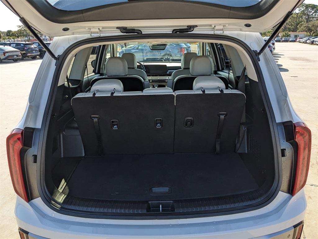 used 2024 Kia Telluride car, priced at $28,312
