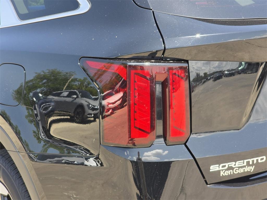used 2024 Kia Sorento car, priced at $27,332