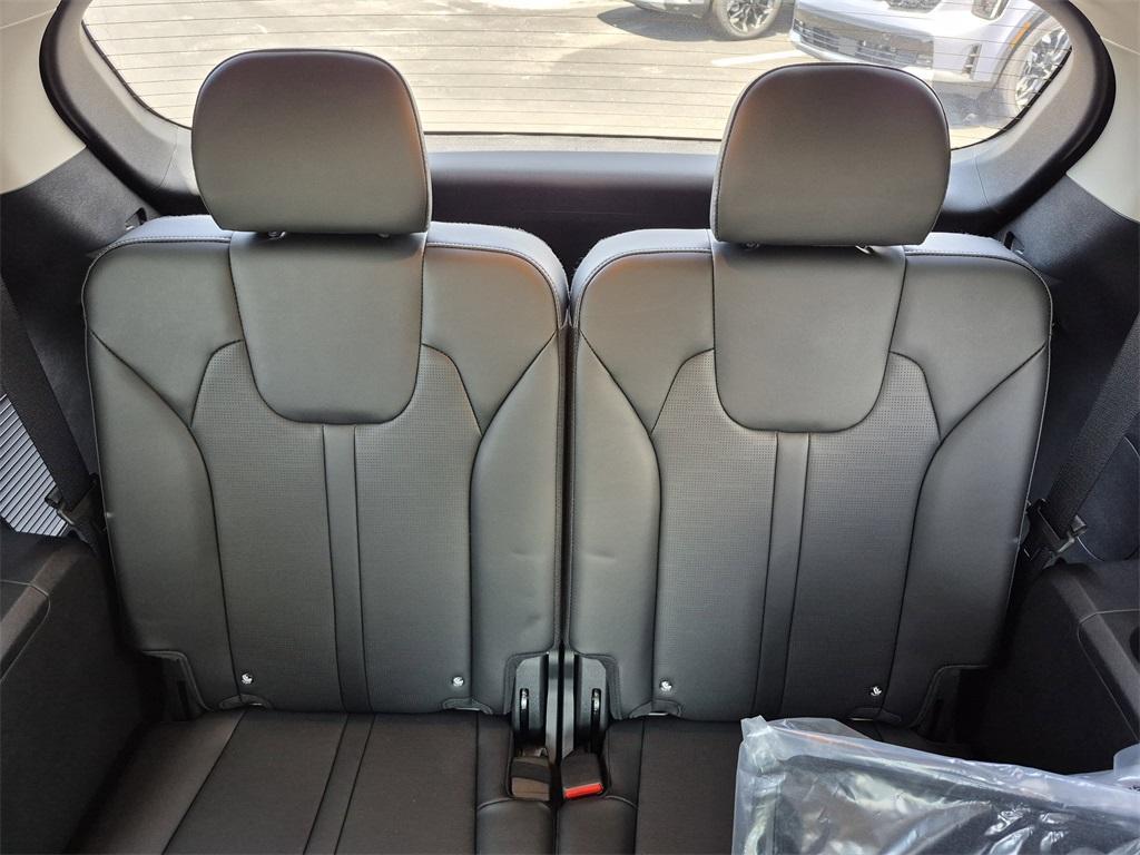 new 2025 Kia Sorento car, priced at $37,725