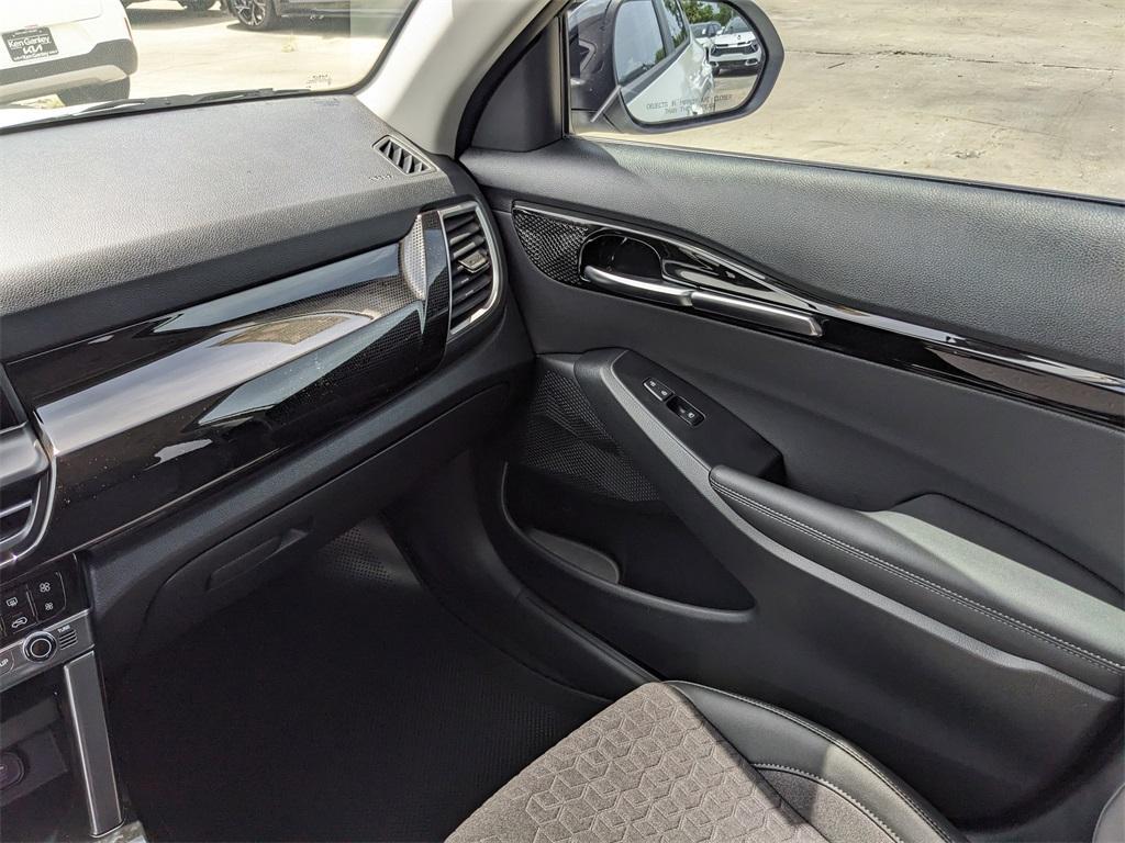 new 2025 Kia Seltos car, priced at $23,472