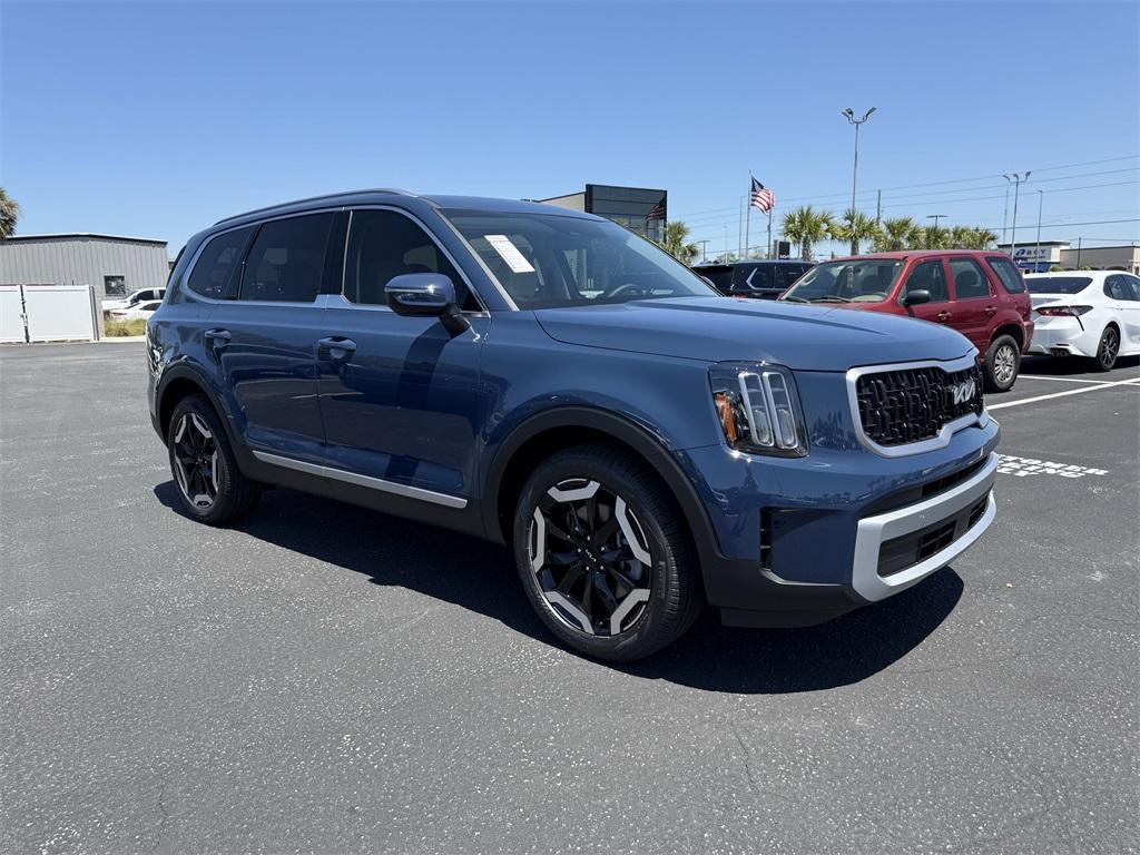 new 2025 Kia Telluride car, priced at $43,225