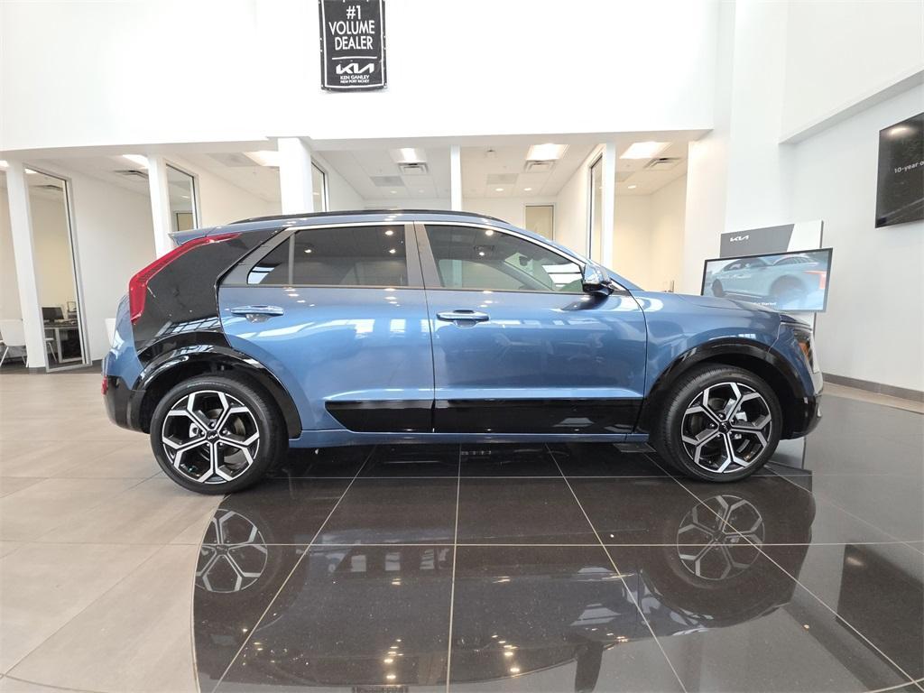 new 2025 Kia Niro car, priced at $33,905