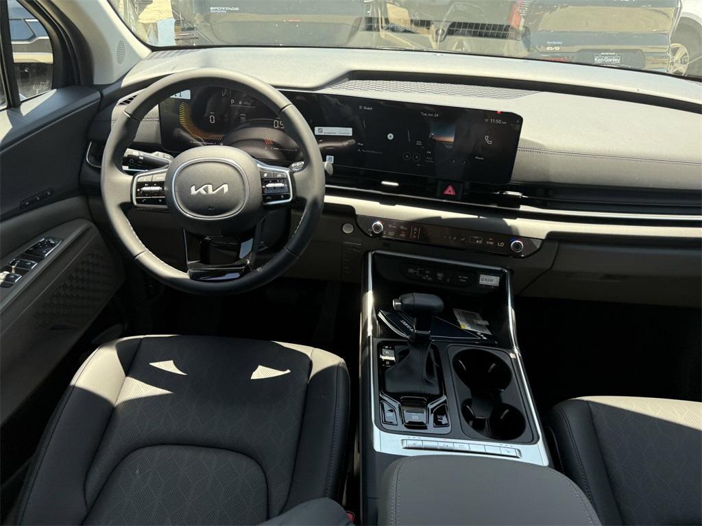 new 2025 Kia Carnival car, priced at $42,575