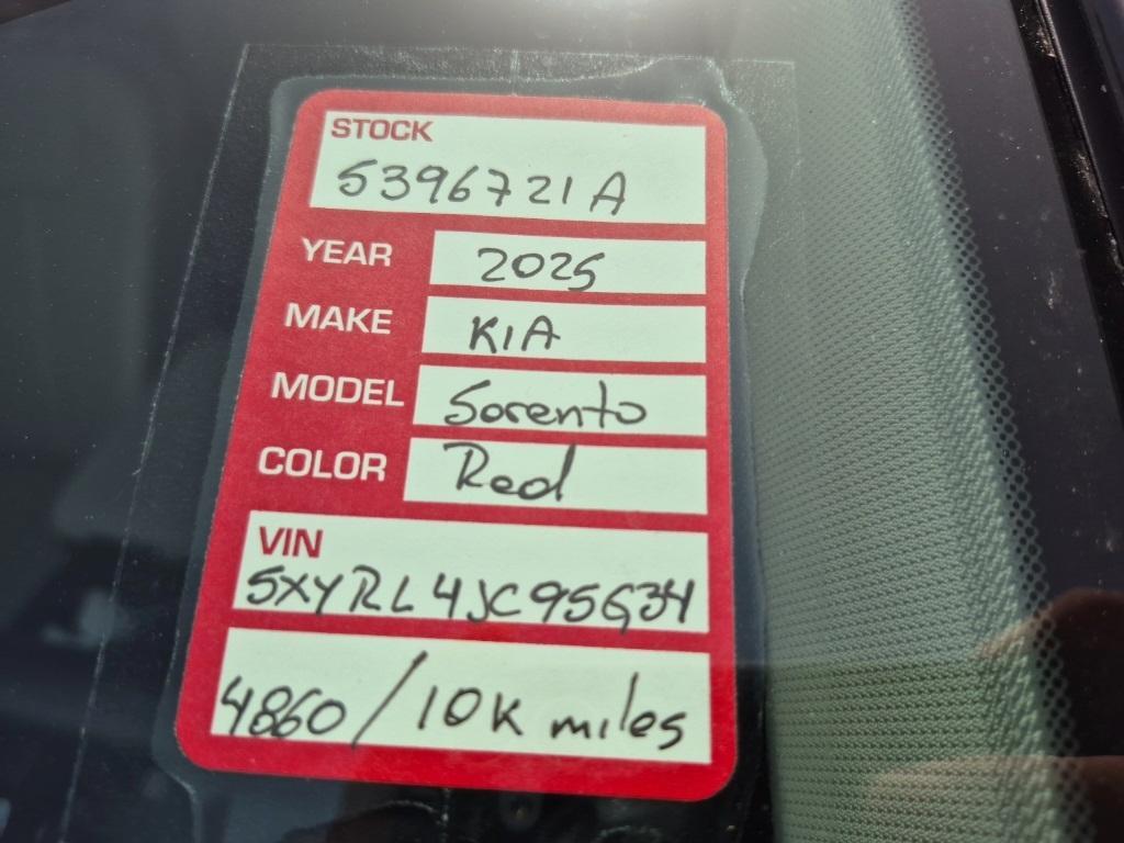 used 2025 Kia Sorento car, priced at $32,262