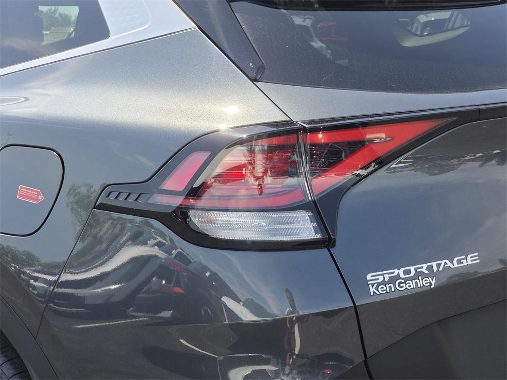 new 2025 Kia Sportage Hybrid car, priced at $35,555