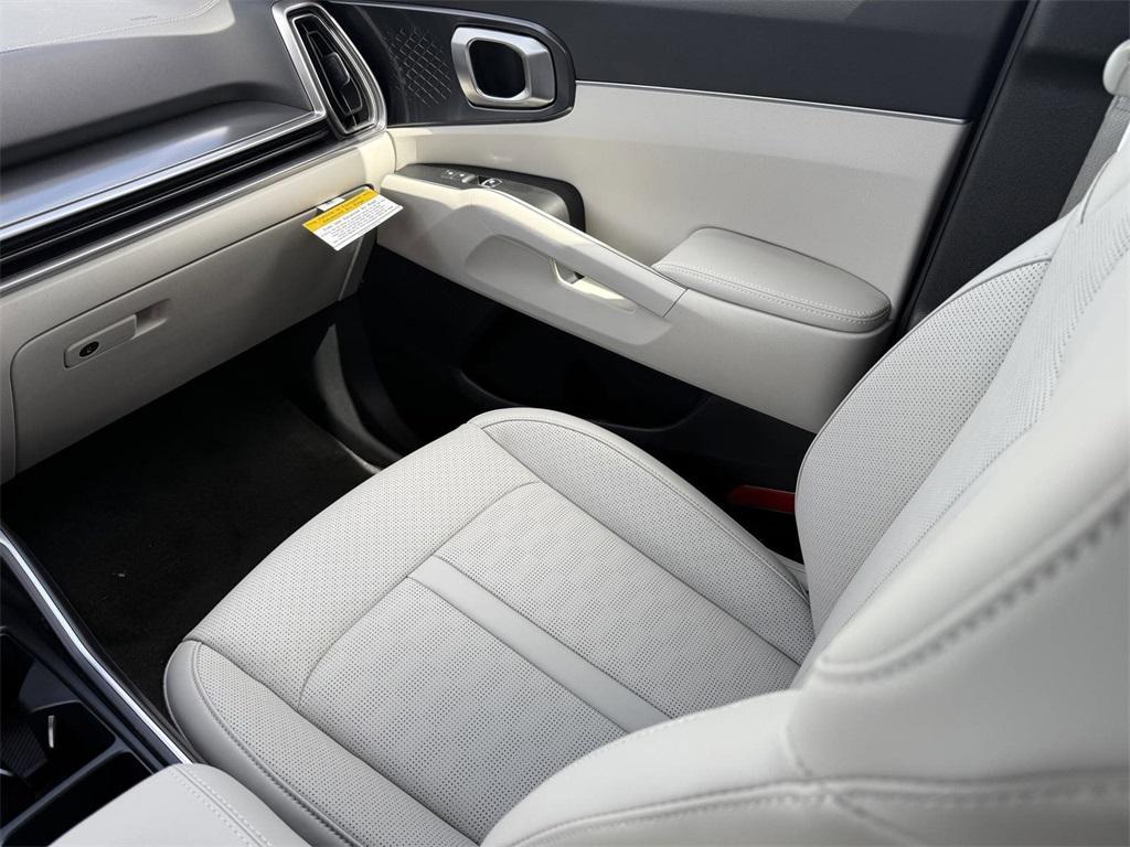 new 2025 Kia Sorento car, priced at $36,285