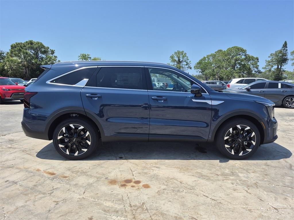 new 2025 Kia Sorento car, priced at $37,725