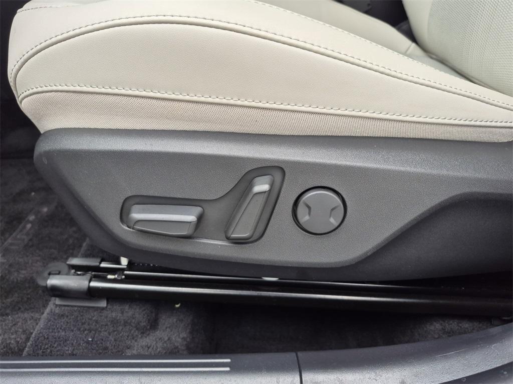 used 2025 Kia Niro car, priced at $25,601