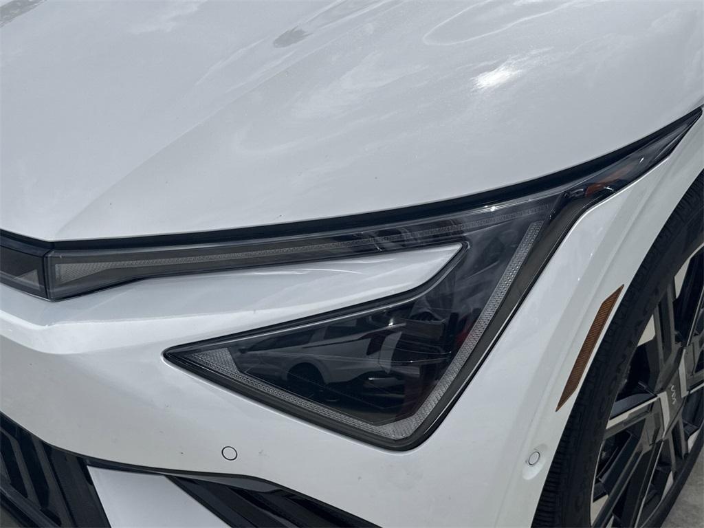 new 2025 Kia EV6 car, priced at $57,370
