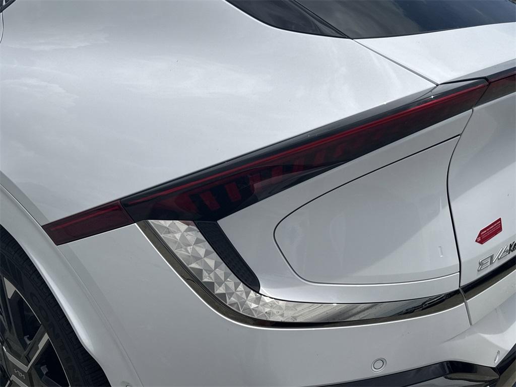 new 2025 Kia EV6 car, priced at $57,370