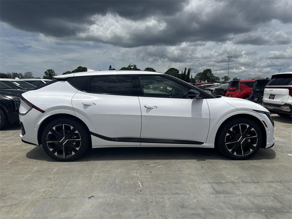 new 2025 Kia EV6 car, priced at $57,370