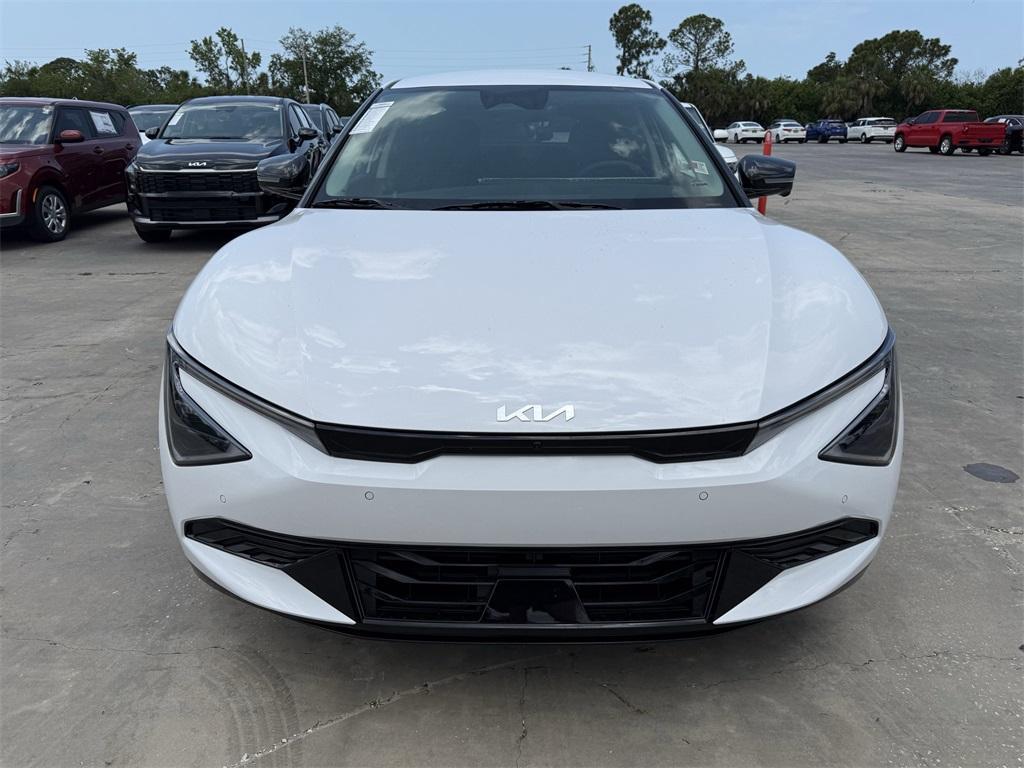 new 2025 Kia EV6 car, priced at $49,475