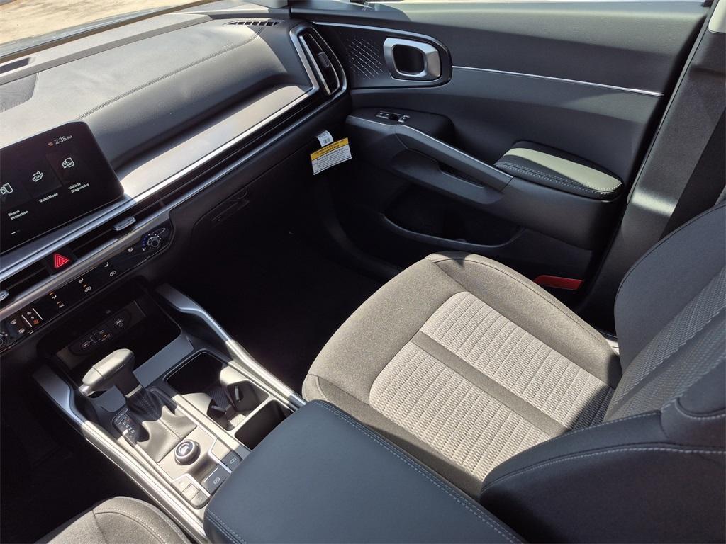 new 2025 Kia Sorento car, priced at $32,130