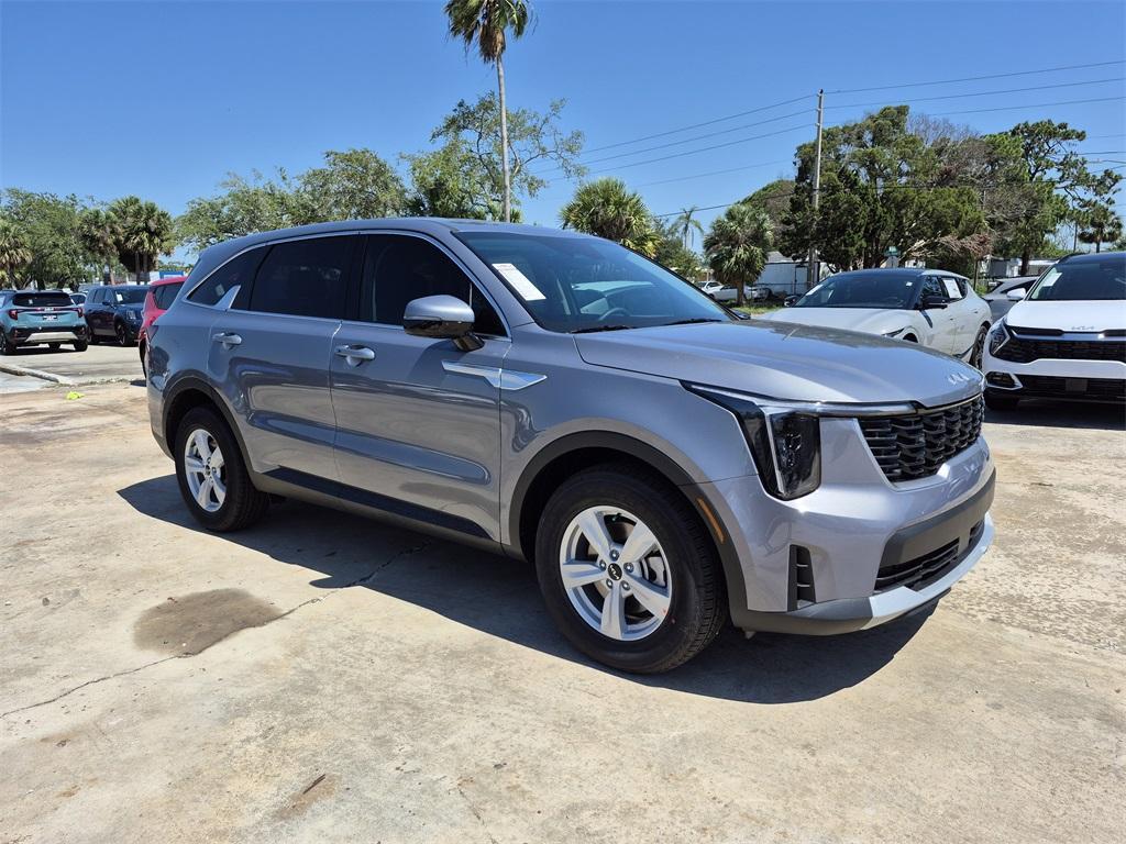 new 2025 Kia Sorento car, priced at $32,130