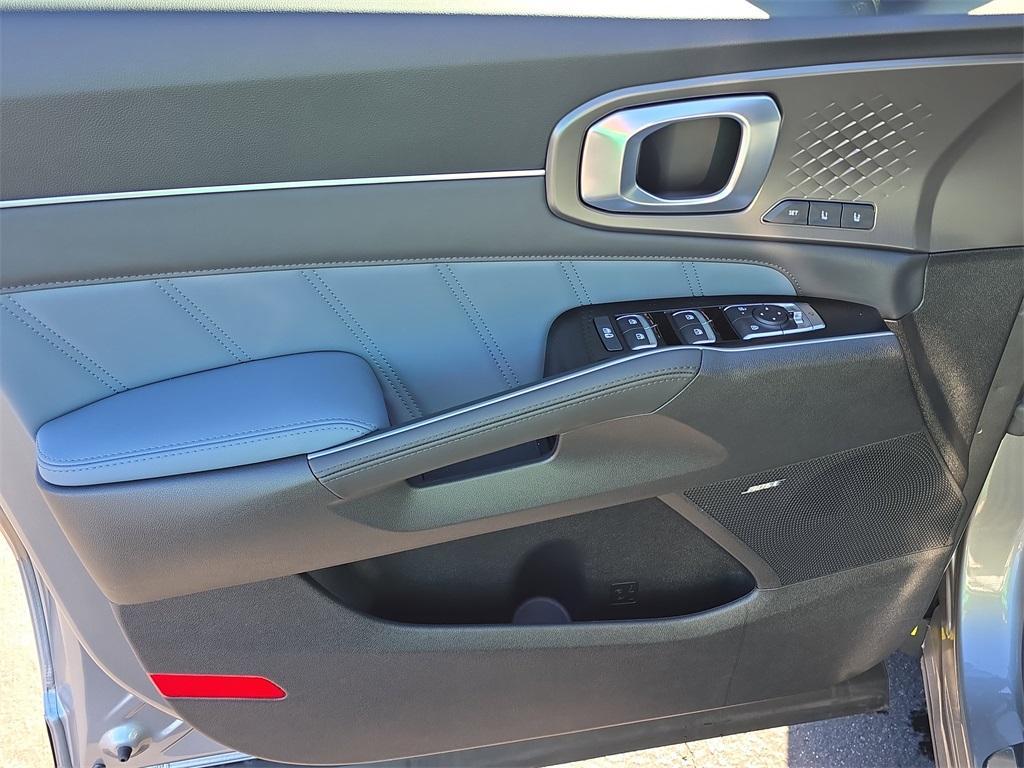 new 2025 Kia Sorento Hybrid car, priced at $43,450