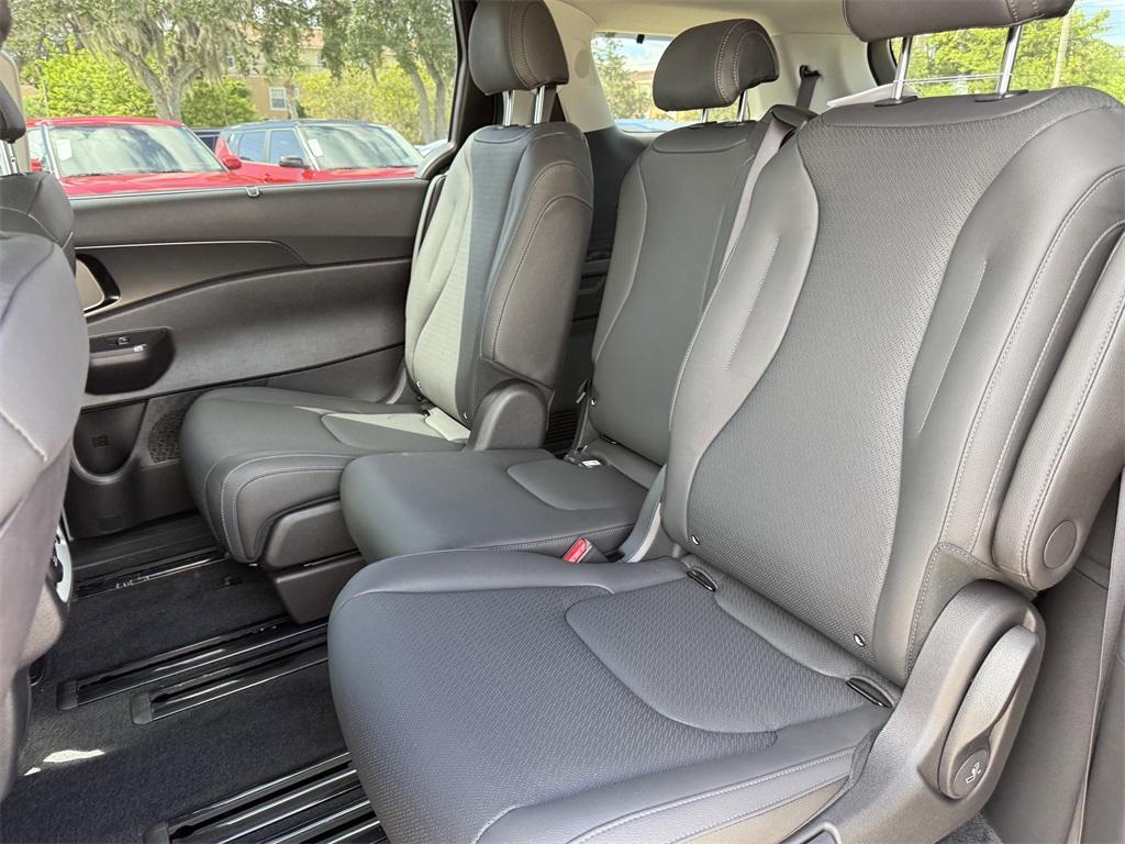 new 2026 Kia Carnival car, priced at $52,285