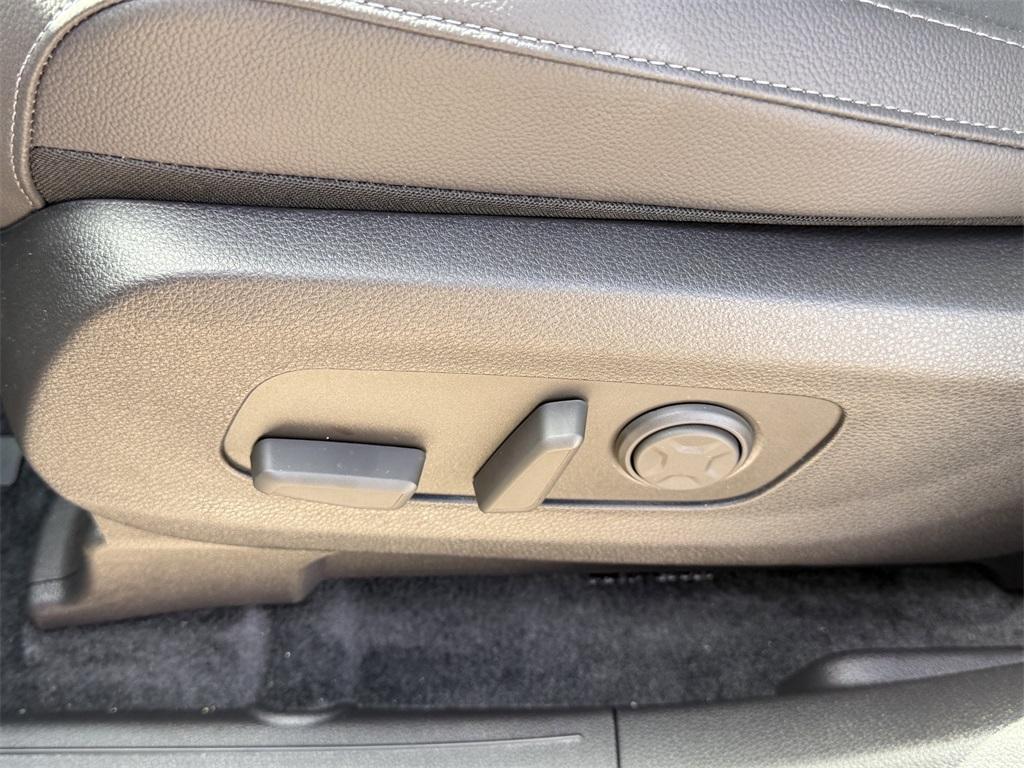 new 2026 Kia Carnival car, priced at $52,285