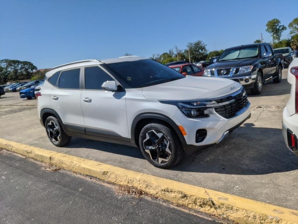 used 2025 Kia Seltos car, priced at $19,991