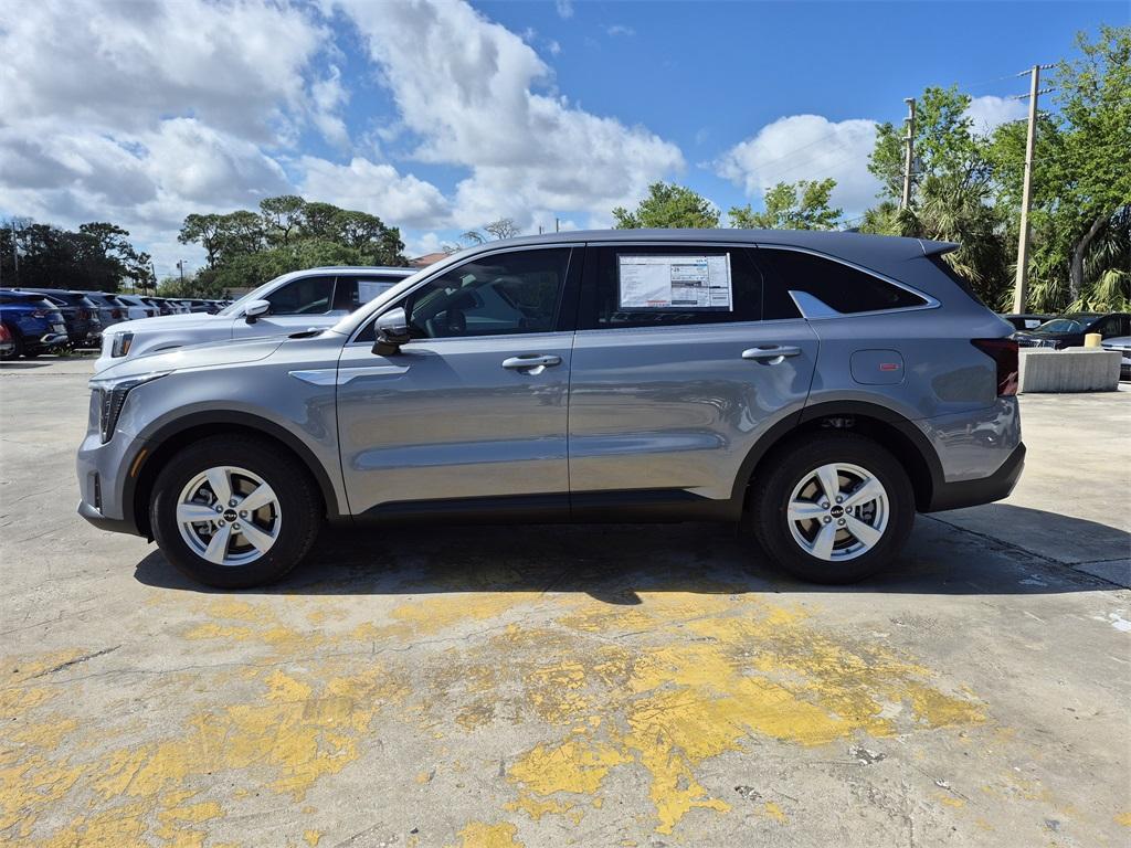 new 2025 Kia Sorento car, priced at $31,630