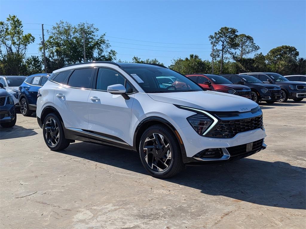 new 2025 Kia Sportage car, priced at $35,655