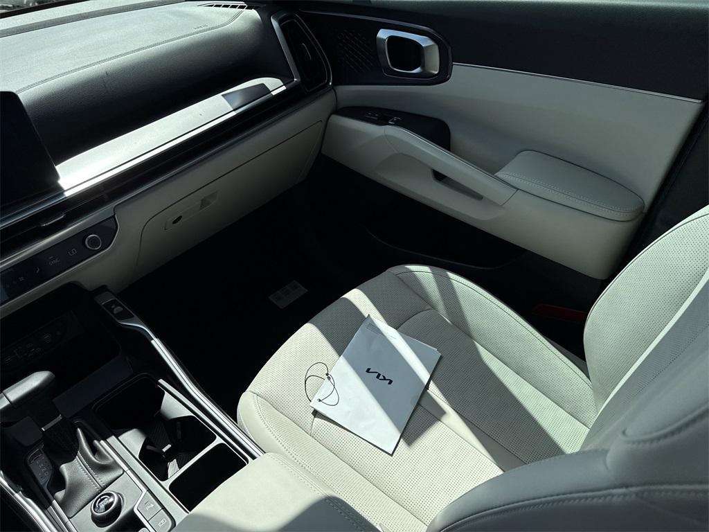 new 2025 Kia Sorento car, priced at $37,225