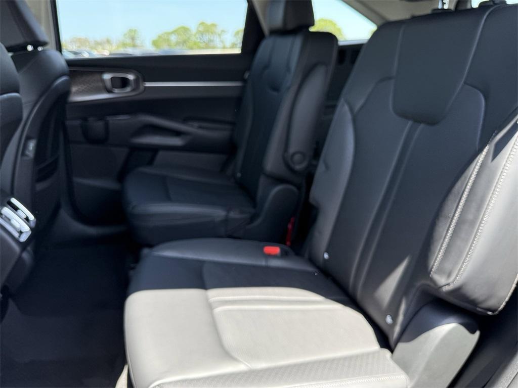new 2025 Kia Sorento car, priced at $36,730