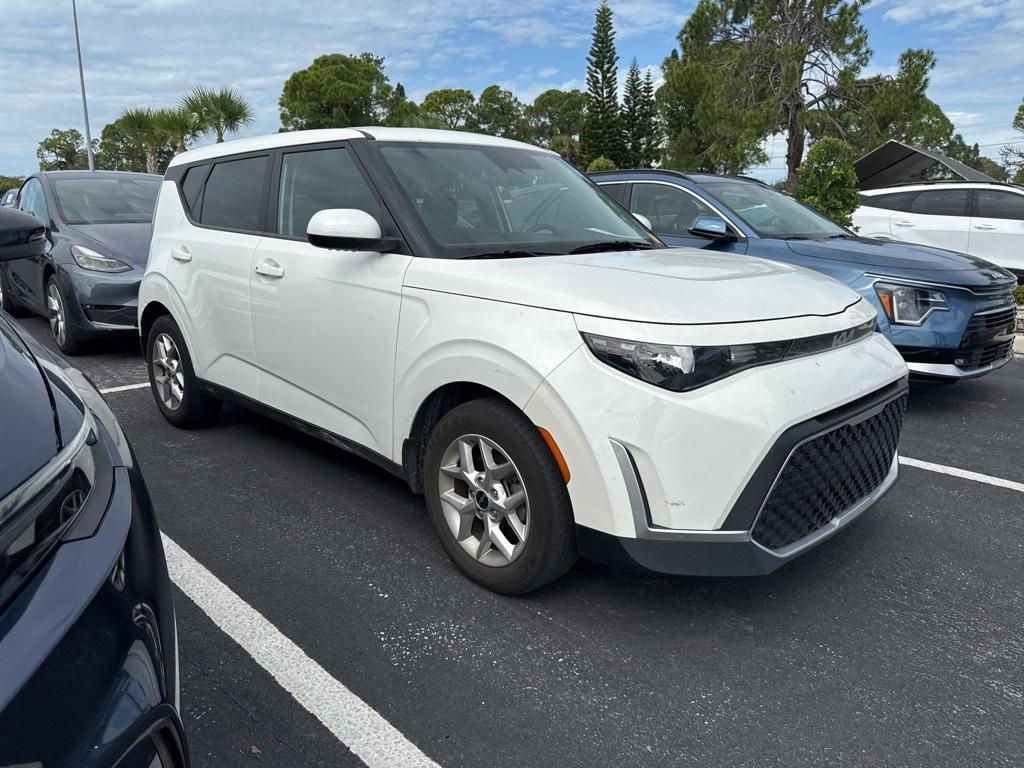 used 2023 Kia Soul car, priced at $17,321