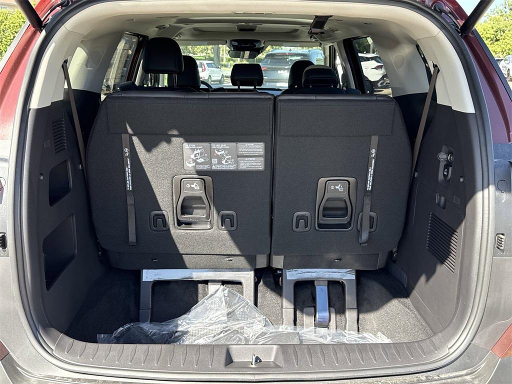 new 2025 Kia Carnival Hybrid car, priced at $48,600