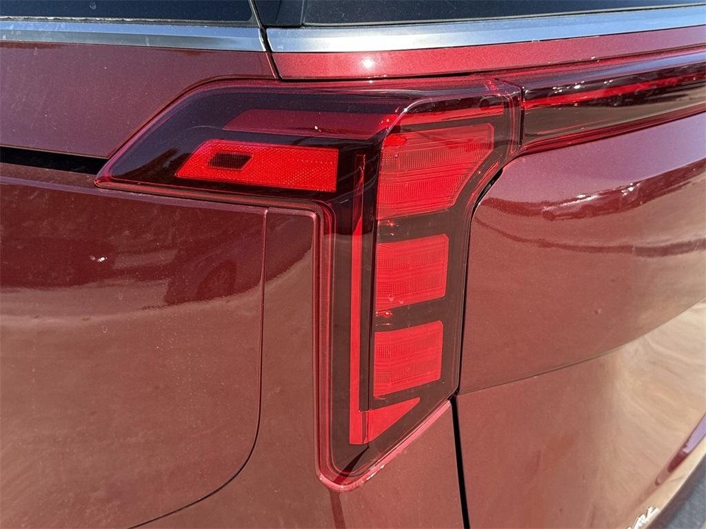 new 2025 Kia Carnival Hybrid car, priced at $48,600