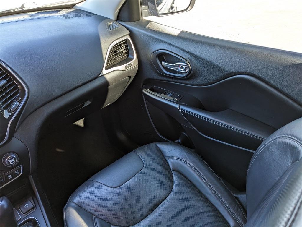 used 2020 Jeep Cherokee car, priced at $11,783