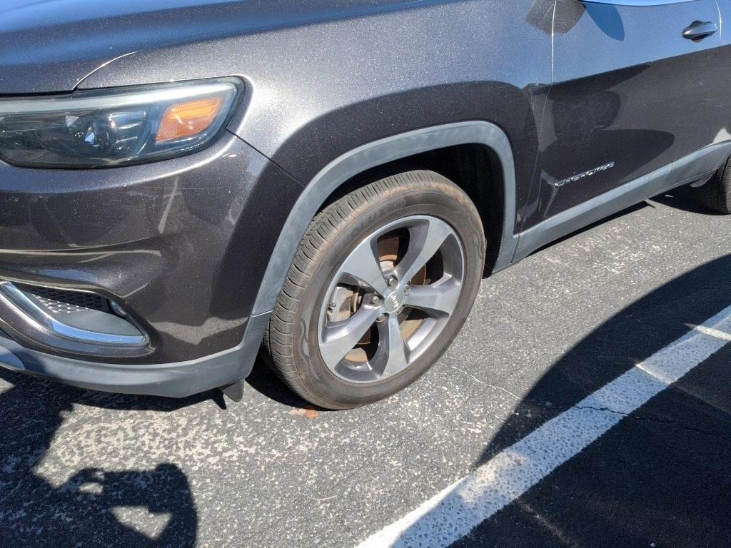 used 2020 Jeep Cherokee car, priced at $13,501