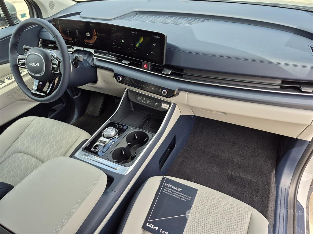 new 2025 Kia Carnival Hybrid car, priced at $43,684