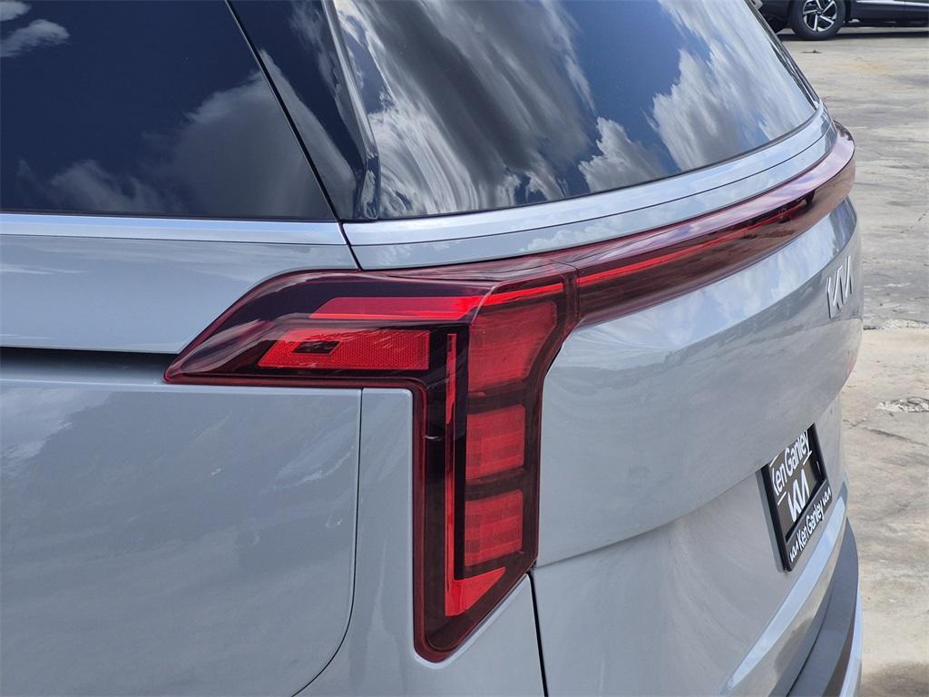 new 2025 Kia Carnival Hybrid car, priced at $43,684