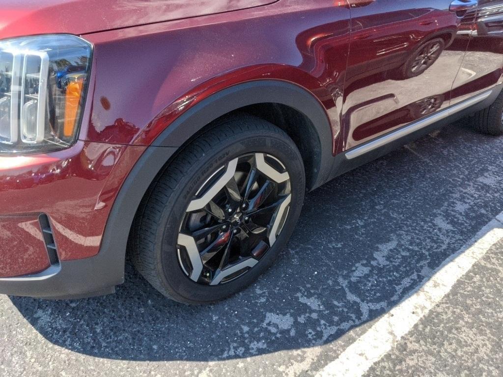 used 2024 Kia Telluride car, priced at $33,501