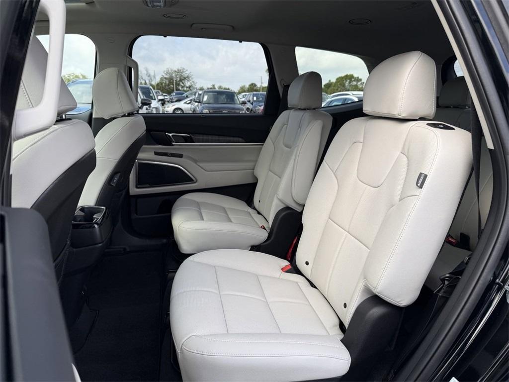 new 2025 Kia Telluride car, priced at $45,395