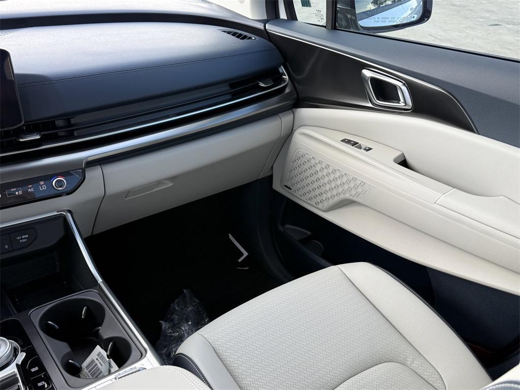 new 2026 Kia Carnival Hybrid car, priced at $54,365
