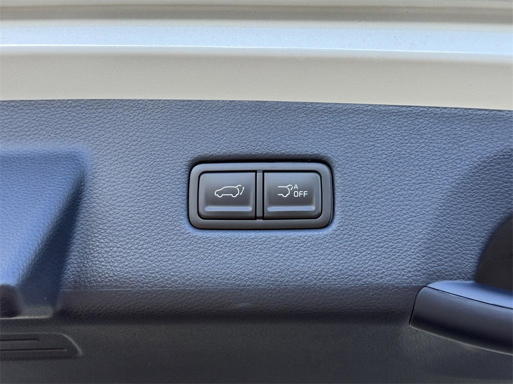 new 2026 Kia Carnival Hybrid car, priced at $54,365