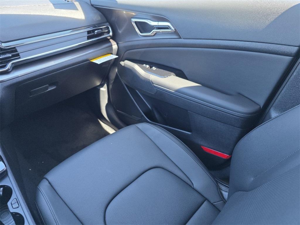 new 2025 Kia Sportage car, priced at $31,255